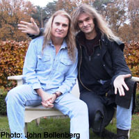 Arjen and James LaBrie (photo: John Bollenberg)