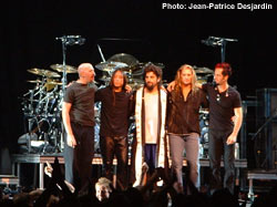 Dream Theater live in August 2004 on the Yes tour