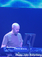 Jordan Rudess (&amp;amp;amp;copy; John Bollenberg