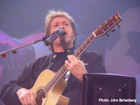 Jon Anderson playing live in Antwerp