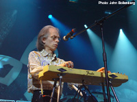 Steve Howe in Antwerp with Yes