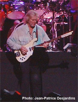 Yes live August 2004 - Squire (photo: 2004 Jean-Patrice Desjardins)