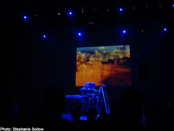 Steve Roach at NEARfest 2005 (photo: Stephanie Sollow)